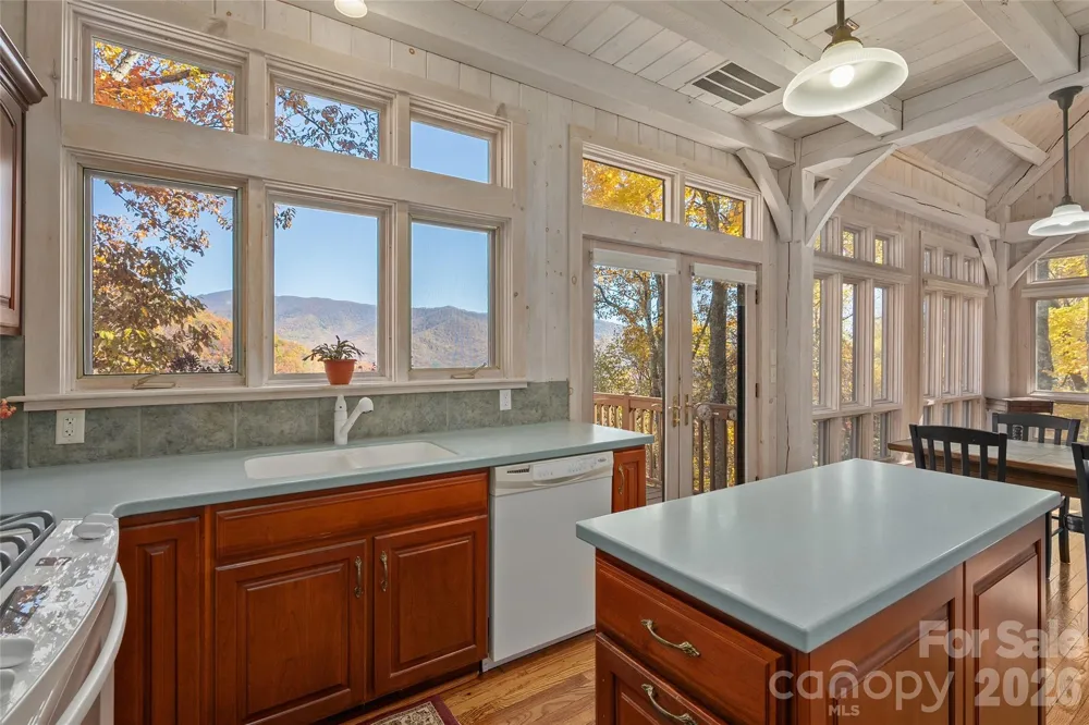 33 Great Aspen Way Black Mountain, NC 28711