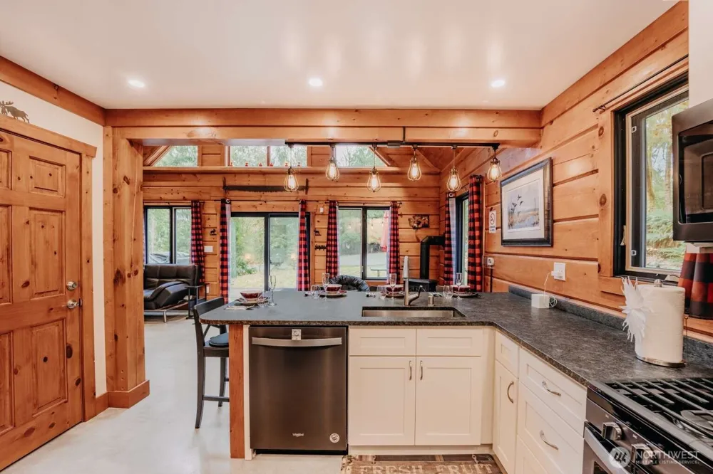 15033 Welcome Road Glacier, WA 98244