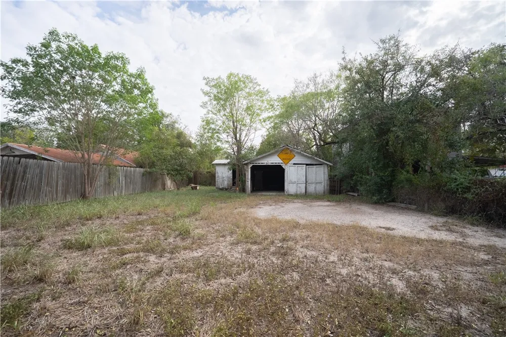 504 E 5th Street Alice, TX 78332