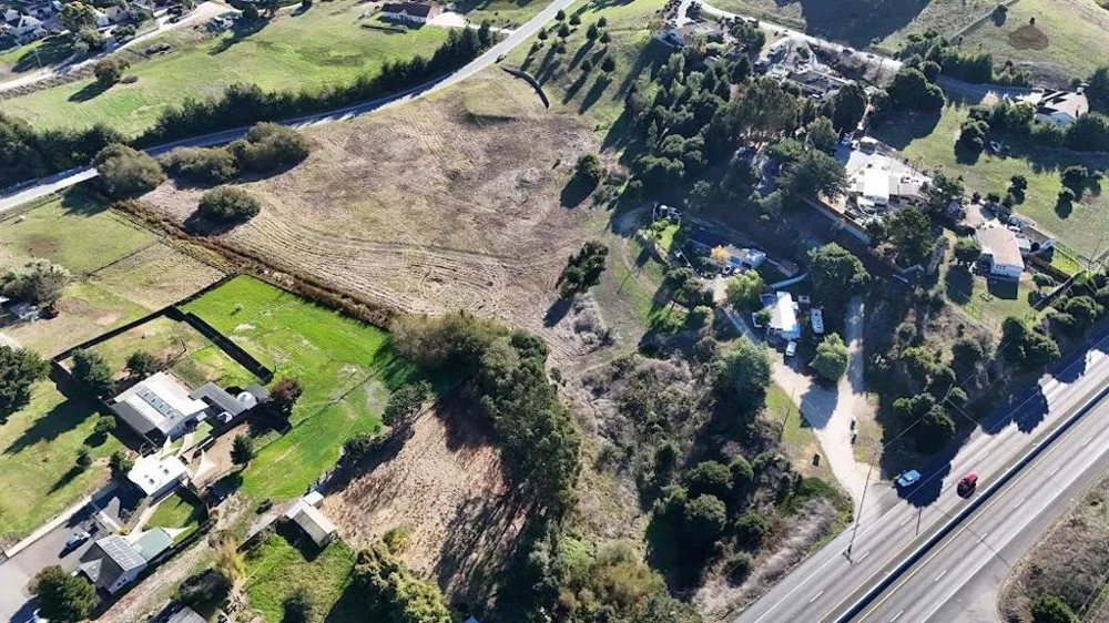 10706 Country Meadows Road Salinas, CA 93907