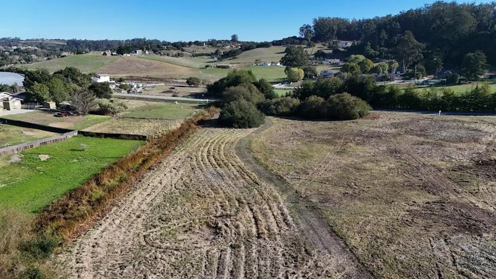 10706 Country Meadows Road Salinas, CA 93907