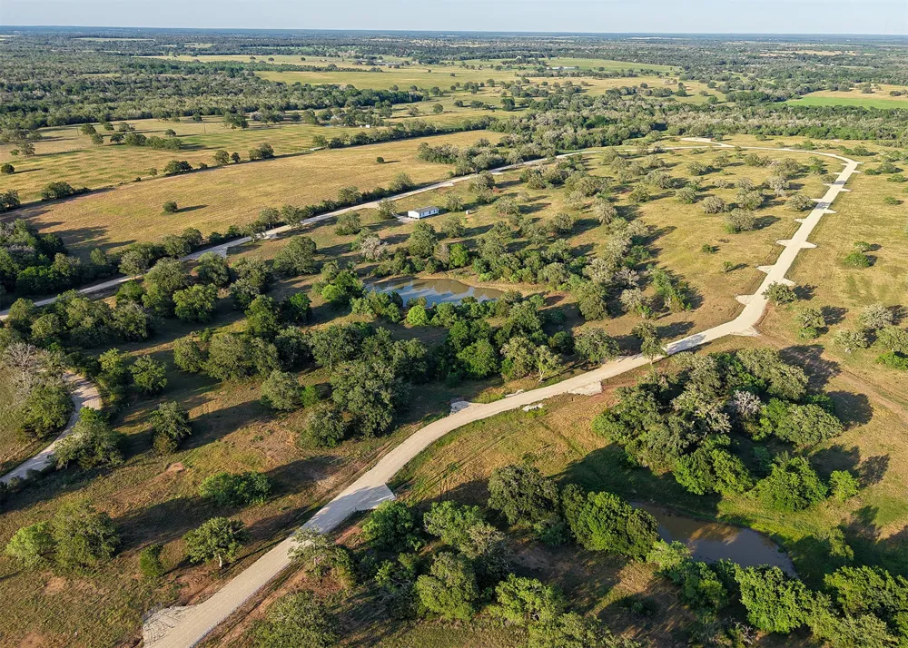 316 Main Loop Loop Waelder, TX 78959