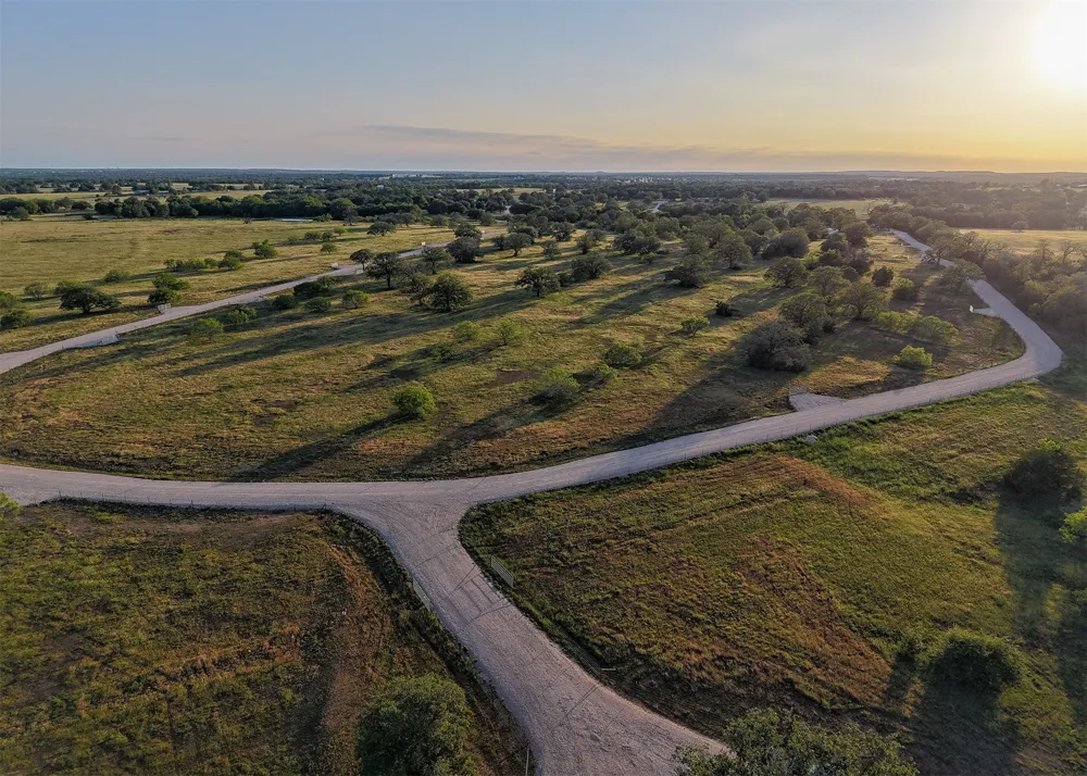 316 Main Loop Loop Waelder, TX 78959