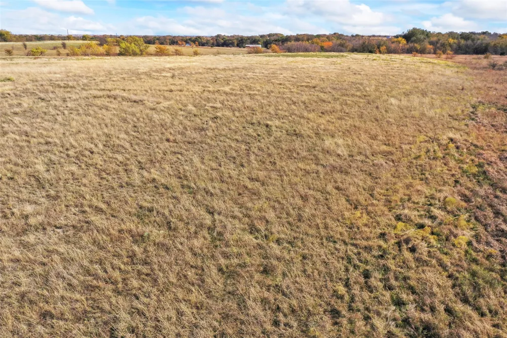 1315 Fm 677 S St Jo, TX 76265