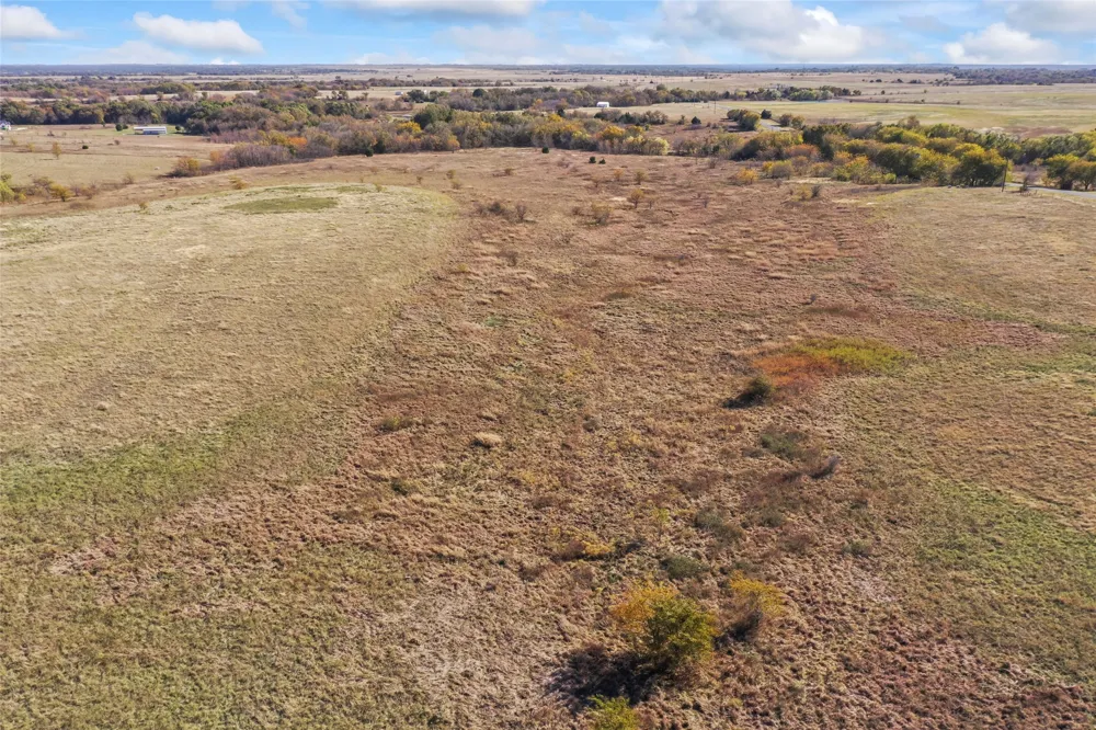 1315 Fm 677 S St Jo, TX 76265