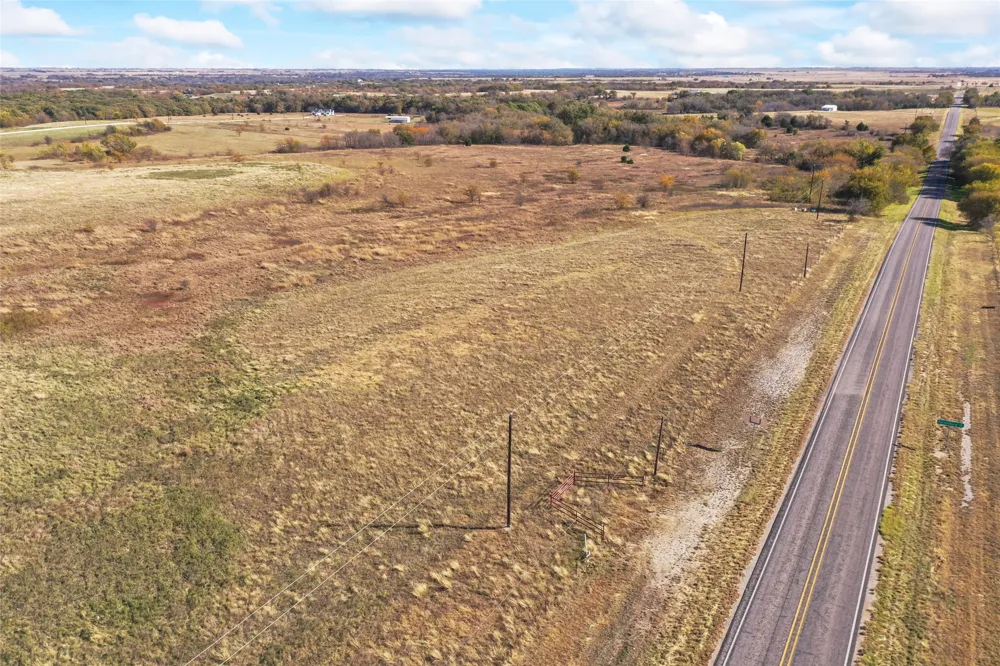 1315 Fm 677 S St Jo, TX 76265