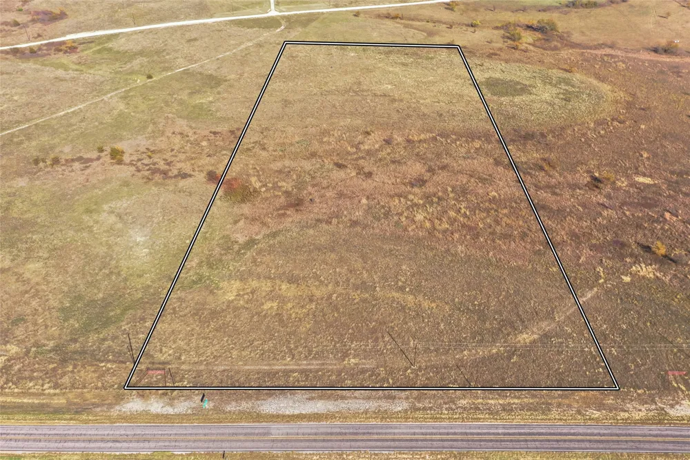 1315 Fm 677 S St Jo, TX 76265