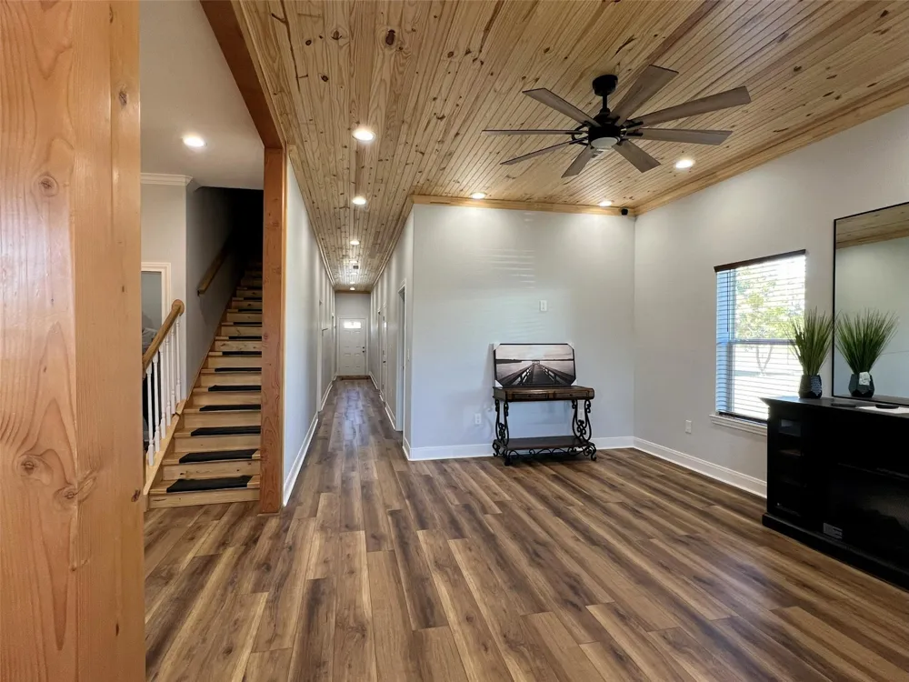 724 Franklin Bellevue, TX 76228