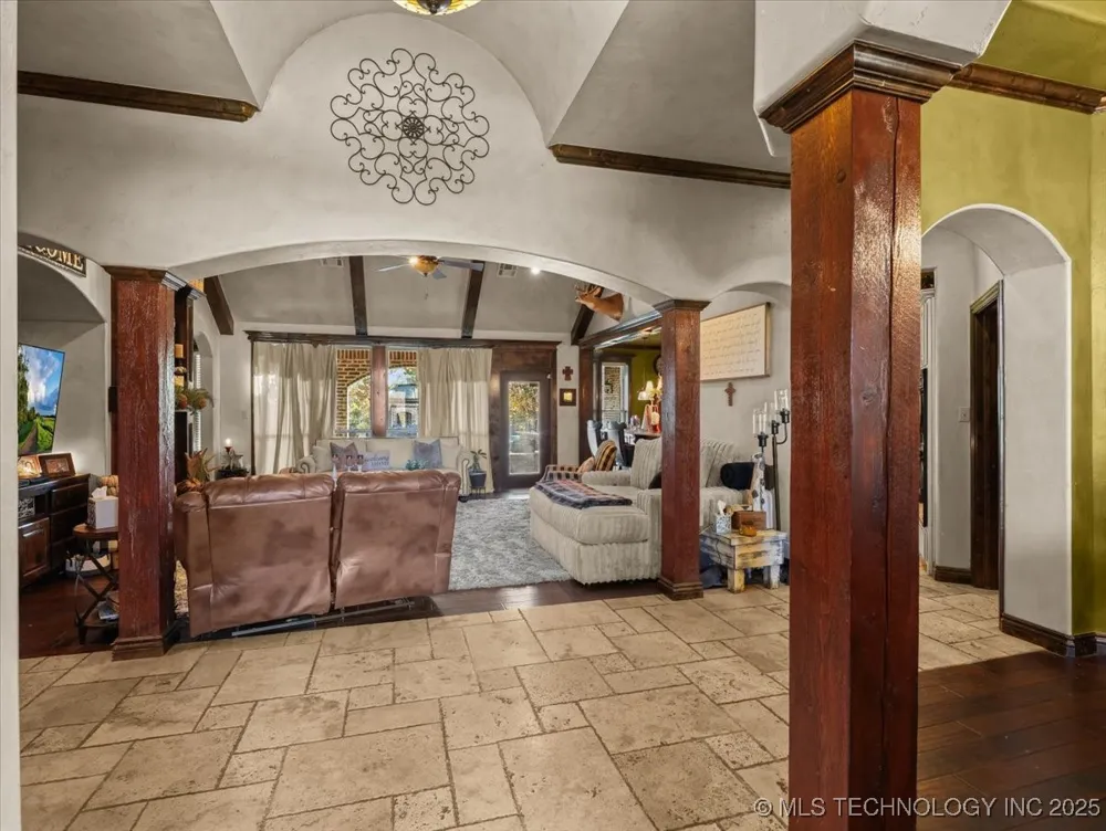 555 White Chimney Stuart, OK 74570
