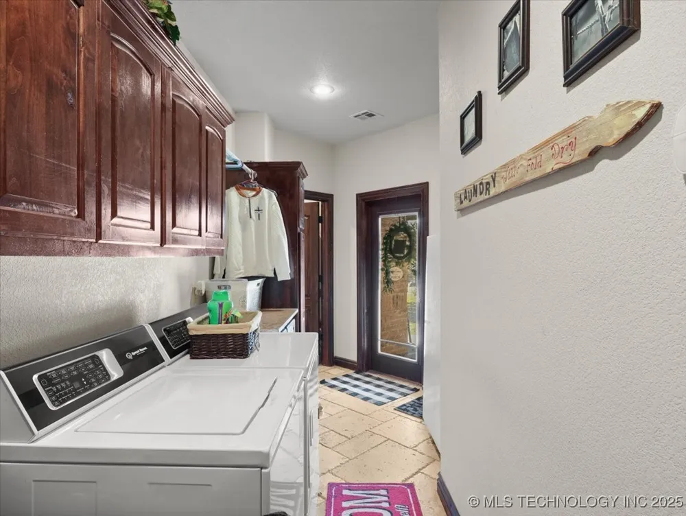 555 White Chimney Stuart, OK 74570