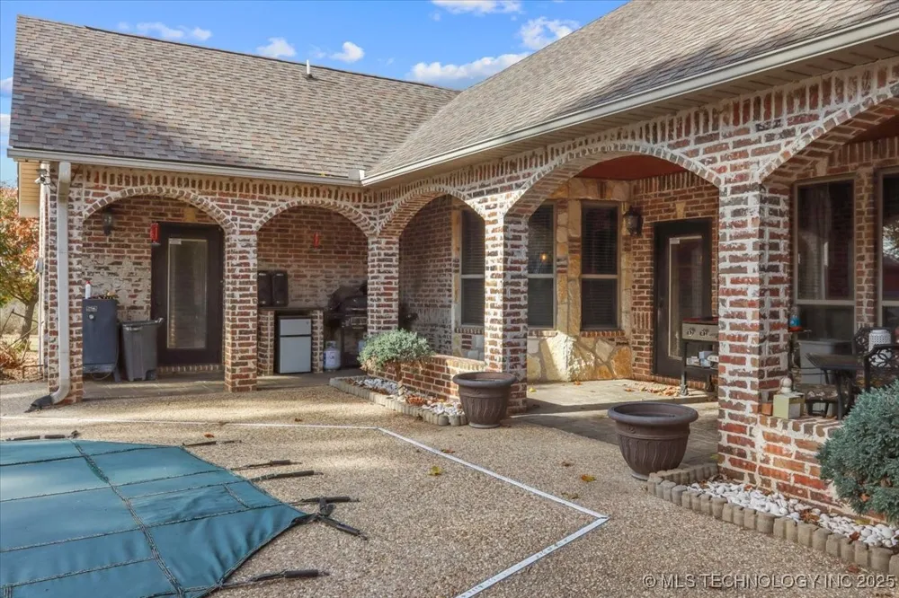 555 White Chimney Stuart, OK 74570