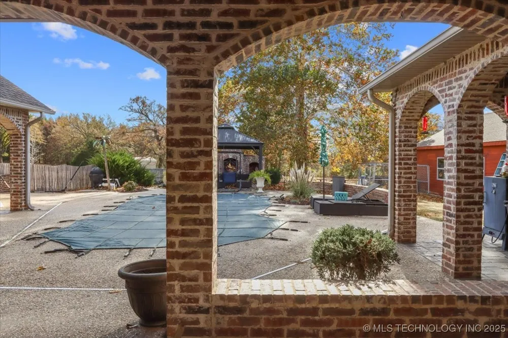 555 White Chimney Stuart, OK 74570