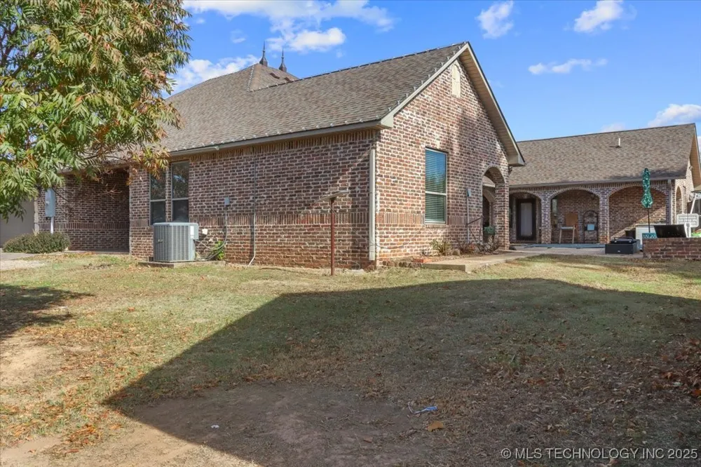 555 White Chimney Stuart, OK 74570