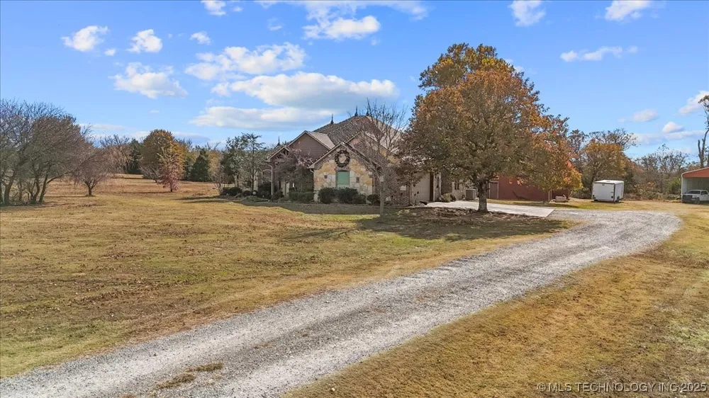 555 White Chimney Stuart, OK 74570