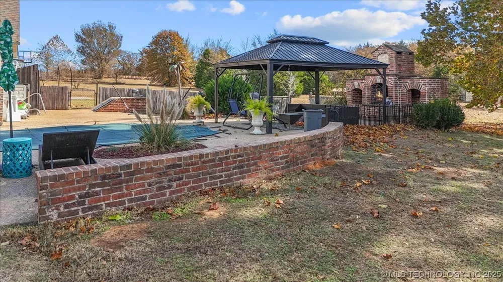 555 White Chimney Stuart, OK 74570