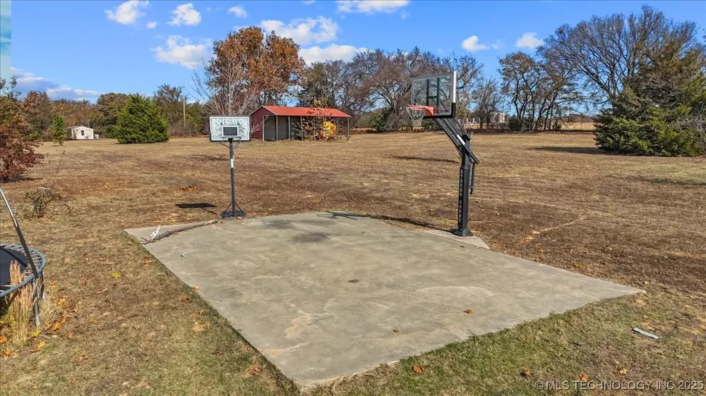 555 White Chimney Stuart, OK 74570