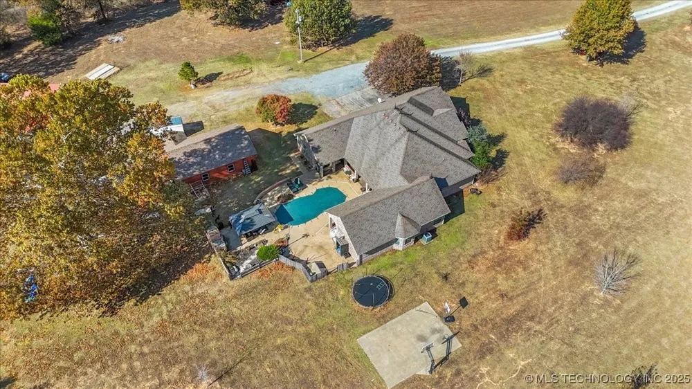 555 White Chimney Stuart, OK 74570