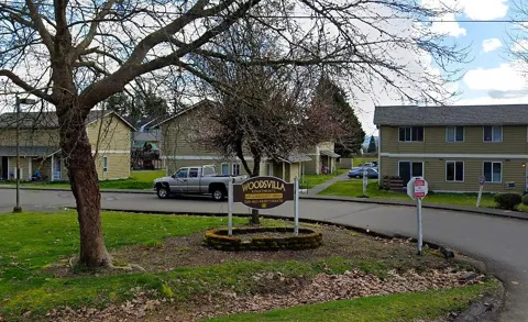 1015 Oakhurst Dr