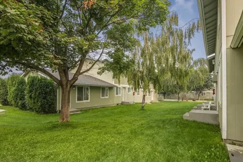800 South County Road