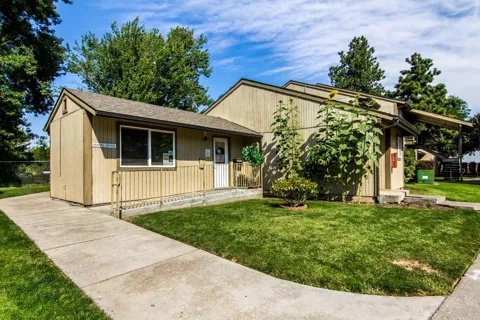 923 Cowl Street