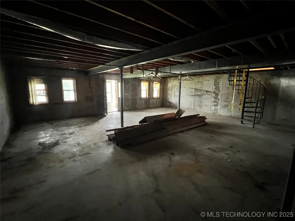18101 S 641 ROAD Wyandotte, OK 74370