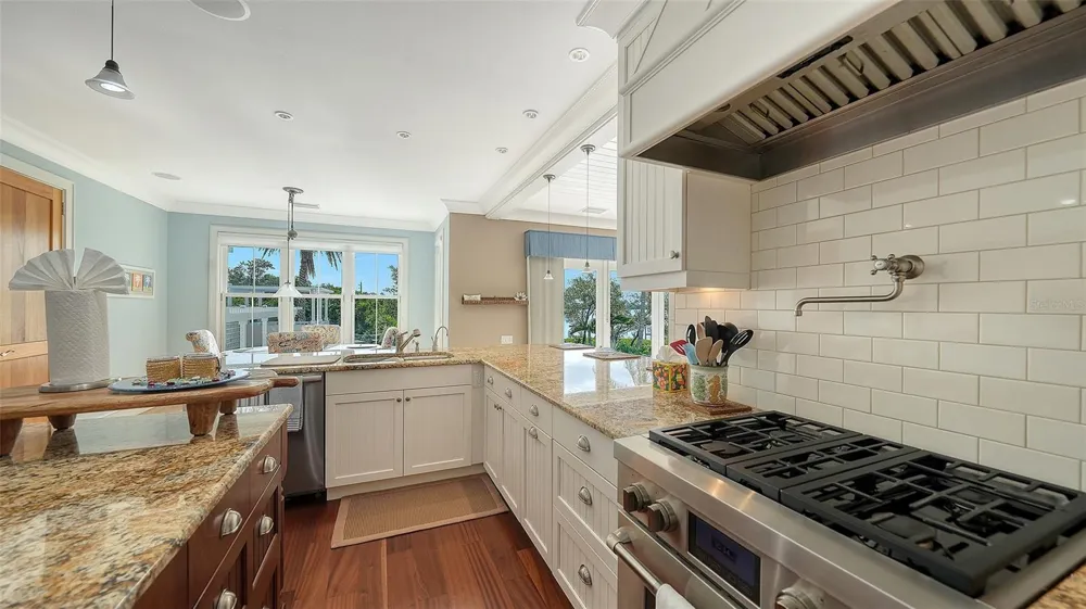 340 MORNINGSIDE DRIVE Sarasota, FL 34236