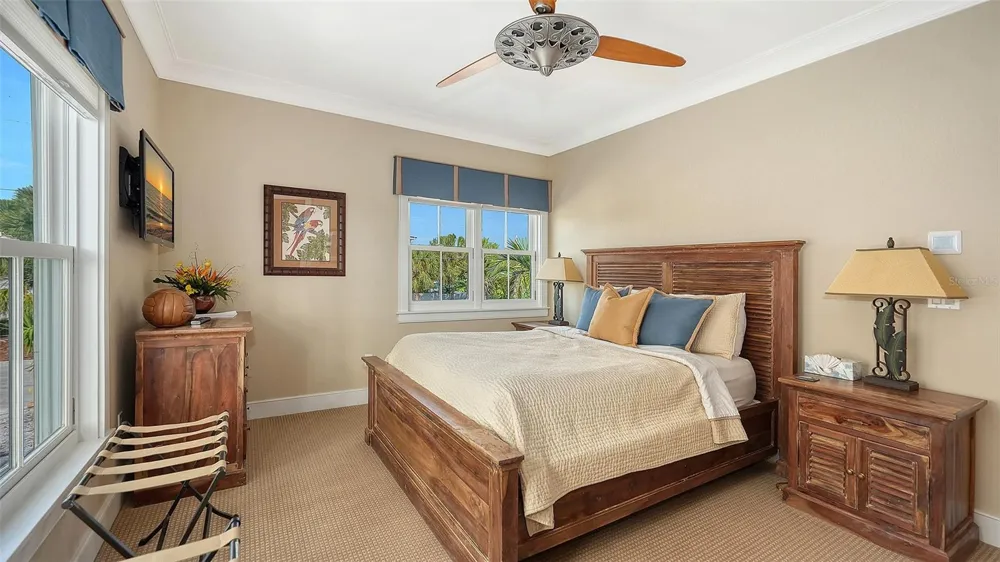 340 MORNINGSIDE DRIVE Sarasota, FL 34236