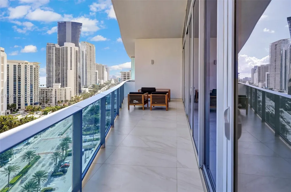 17550 Collins Ave #PH2 Sunny Isles Beach, FL 33160
