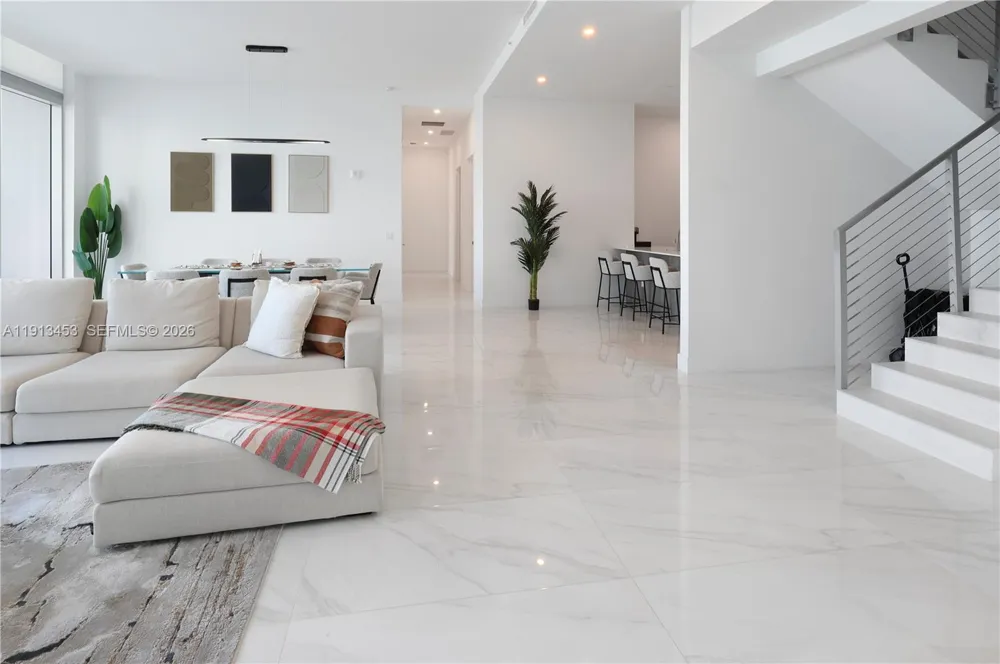 17550 Collins Ave #PH2 Sunny Isles Beach, FL 33160