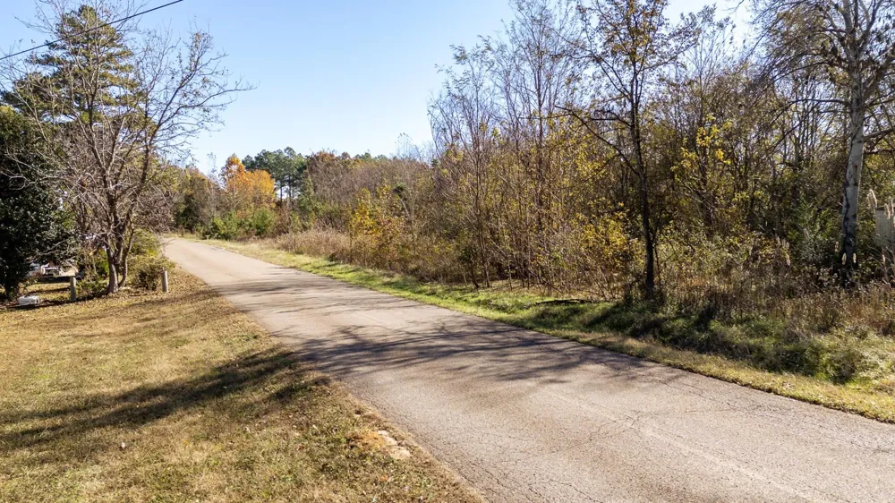 8069 OLD STAGE RD Adamsville, TN 38310