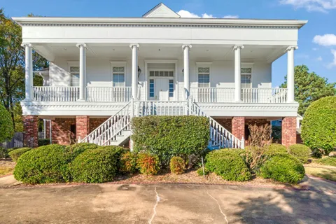 3065 Oak Creek Drive