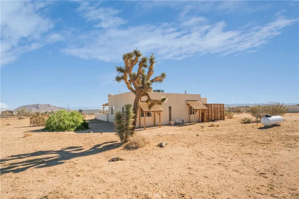 1388 Fortuna Avenue Landers, CA 92285