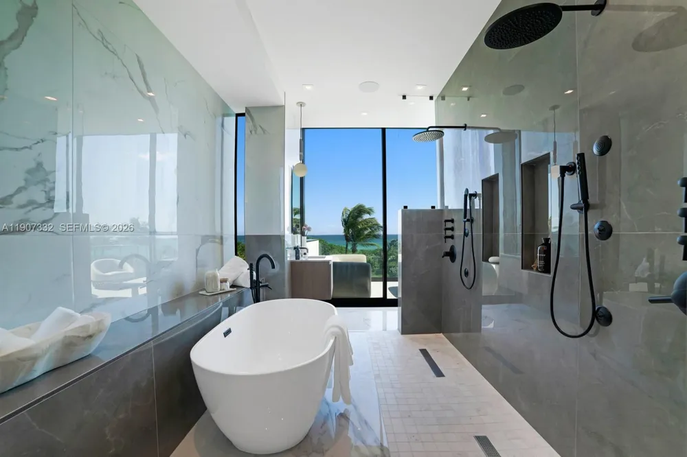 7845 Atlantic Way Miami Beach, FL 33141