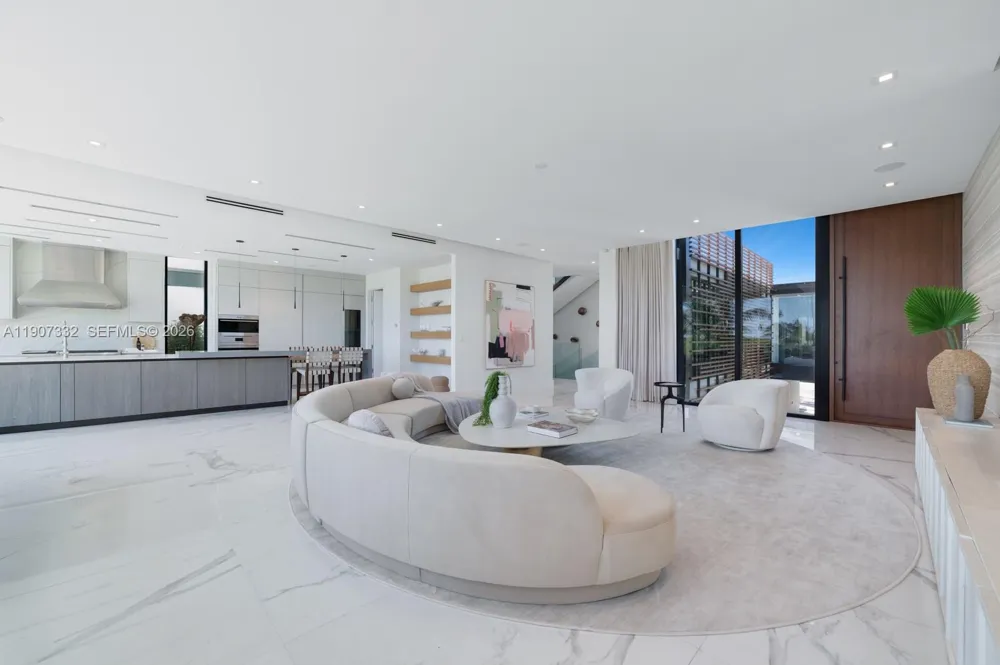 7845 Atlantic Way Miami Beach, FL 33141
