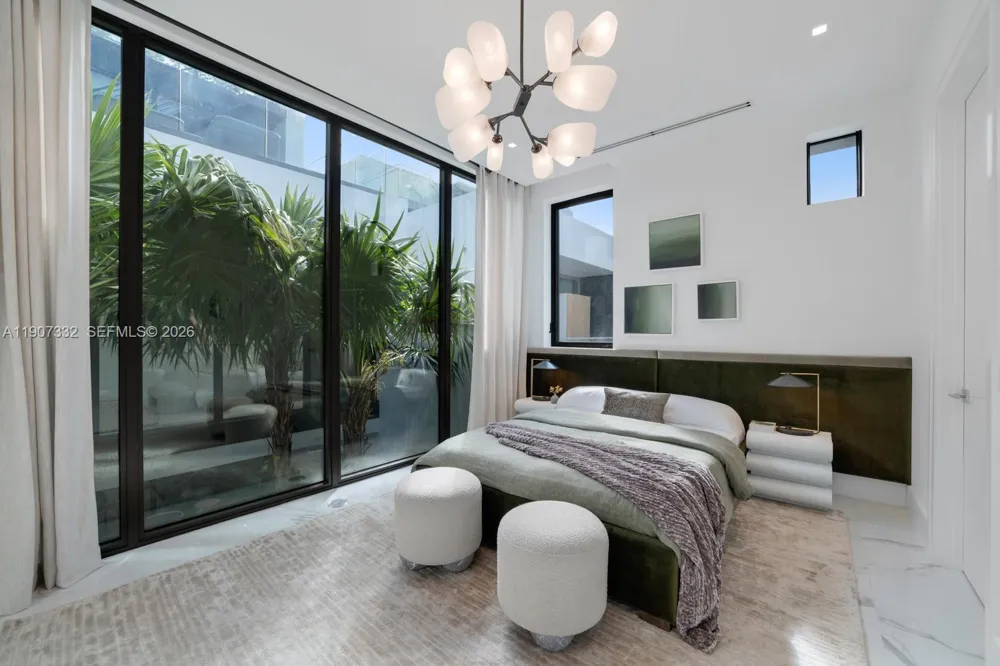 7845 Atlantic Way Miami Beach, FL 33141