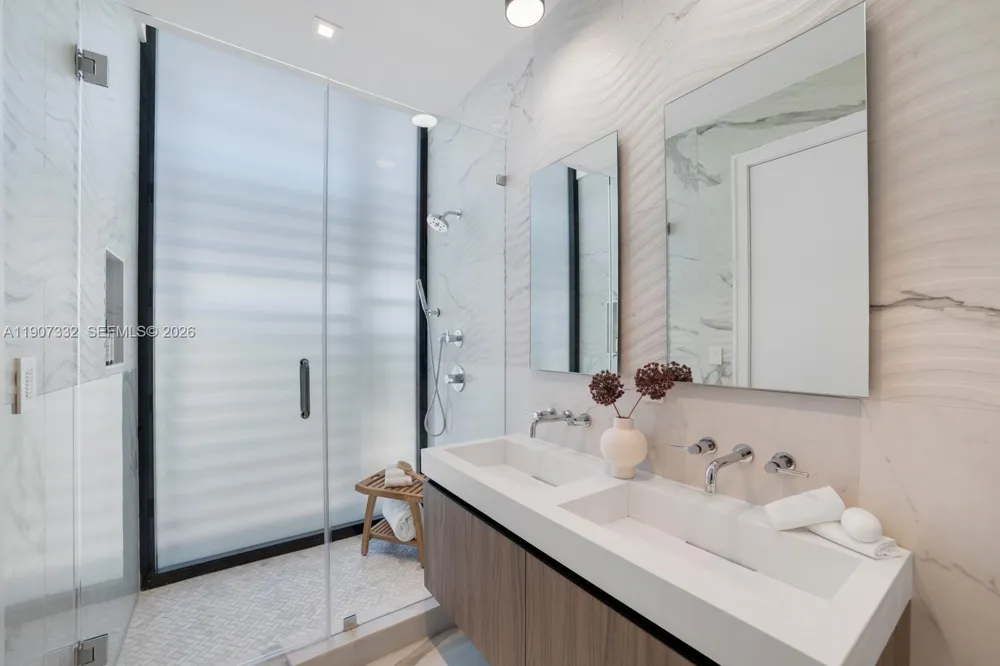 7845 Atlantic Way Miami Beach, FL 33141