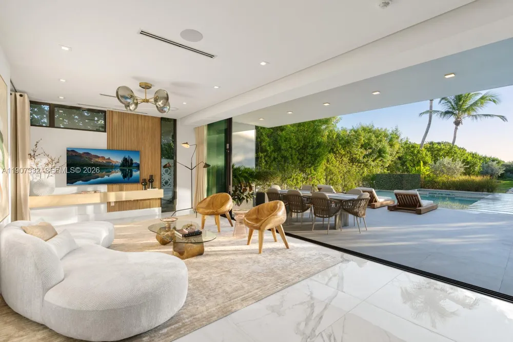 7845 Atlantic Way Miami Beach, FL 33141