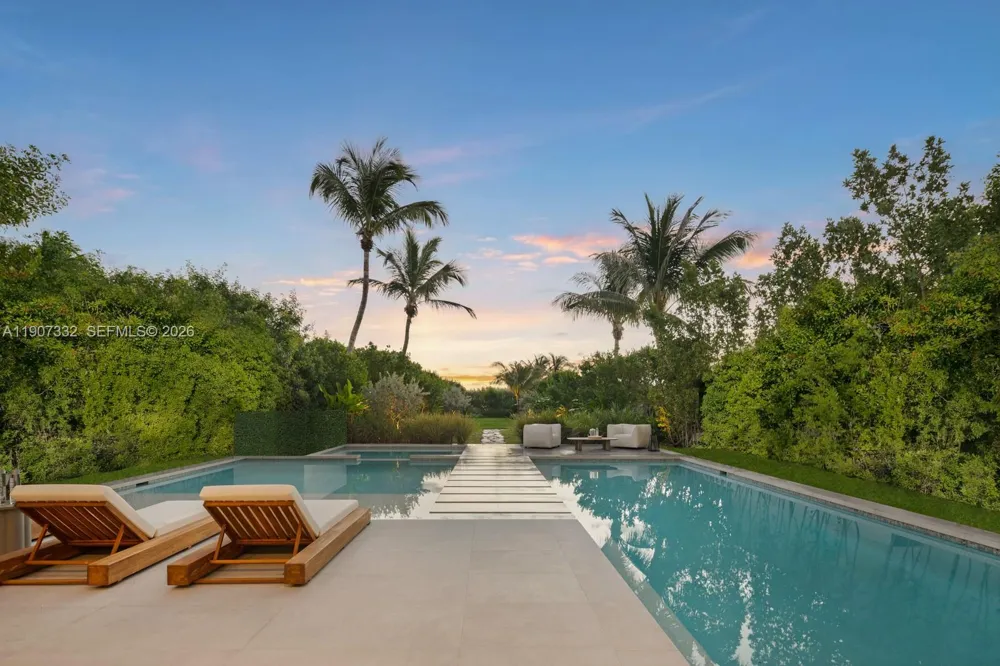7845 Atlantic Way Miami Beach, FL 33141