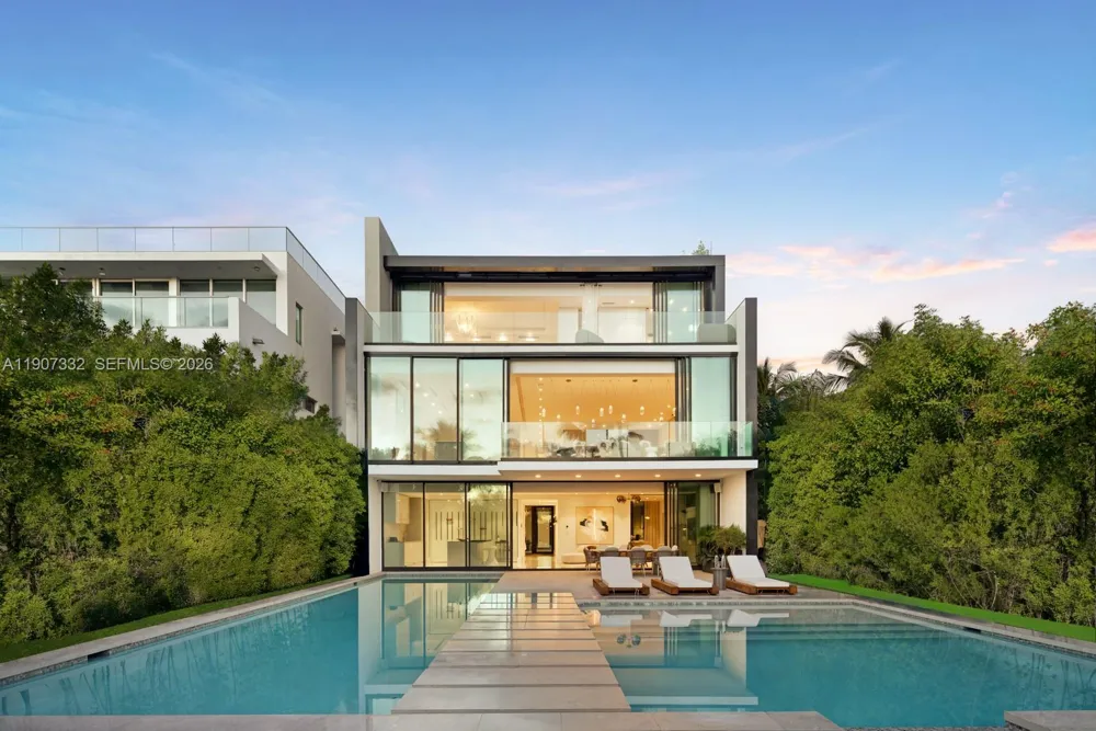 7845 Atlantic Way Miami Beach, FL 33141