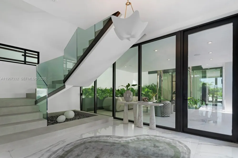 7845 Atlantic Way Miami Beach, FL 33141