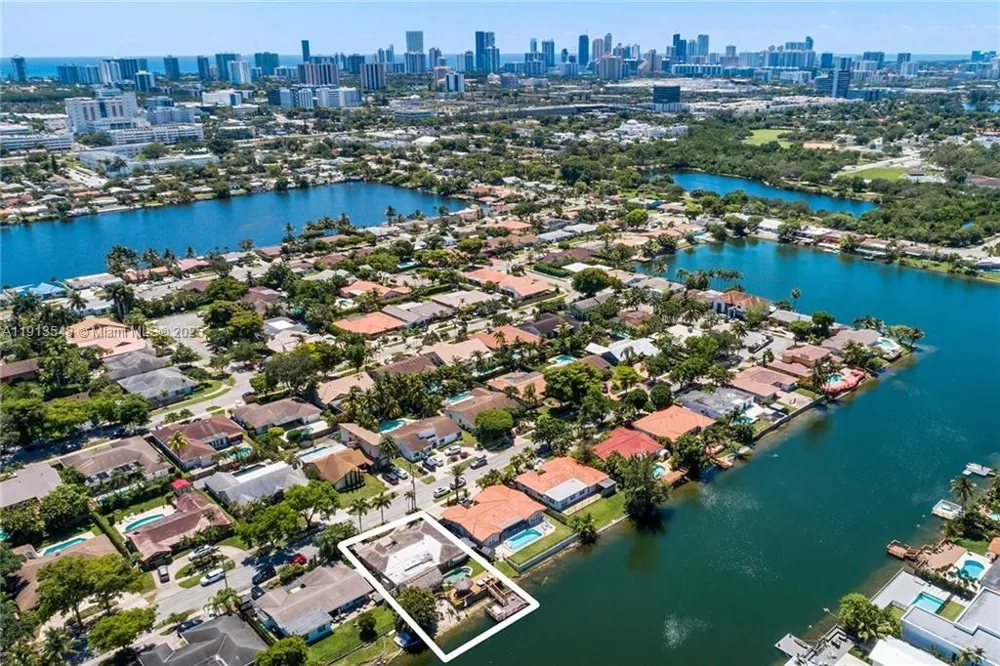 21280 NE 23rd Ave Miami, FL 33180