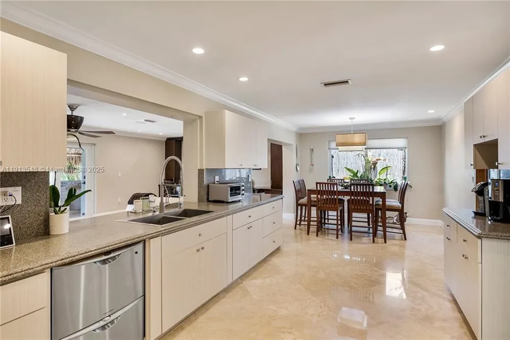 21280 NE 23rd Ave Miami, FL 33180