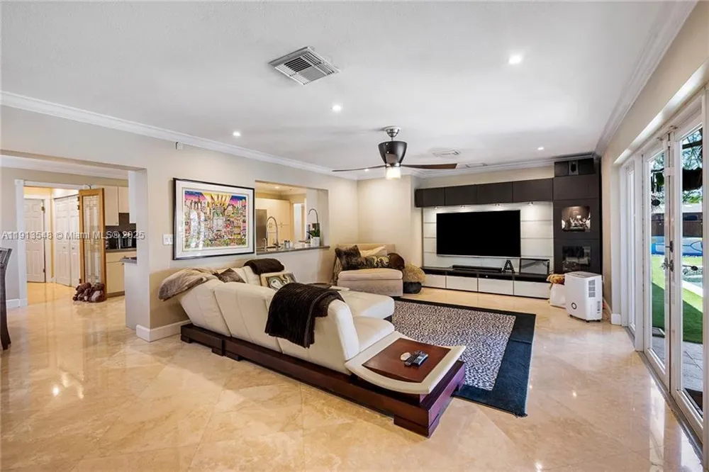 21280 NE 23rd Ave Miami, FL 33180