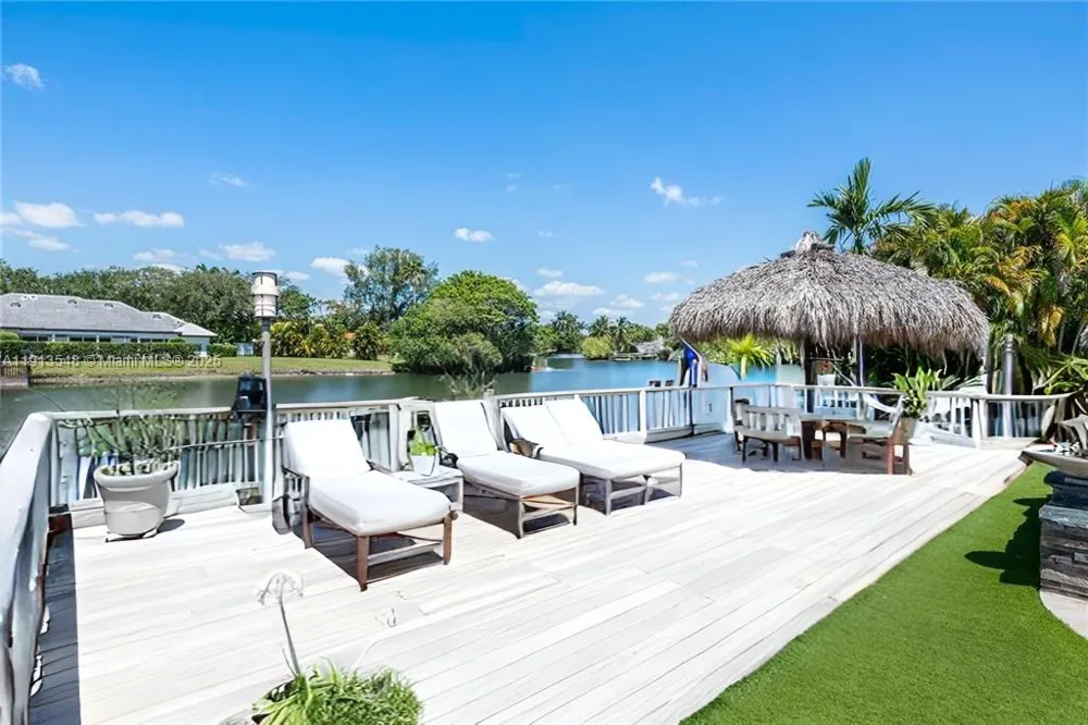 21280 NE 23rd Ave Miami, FL 33180
