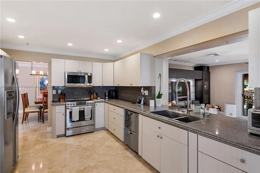 21280 NE 23rd Ave Miami, FL 33180