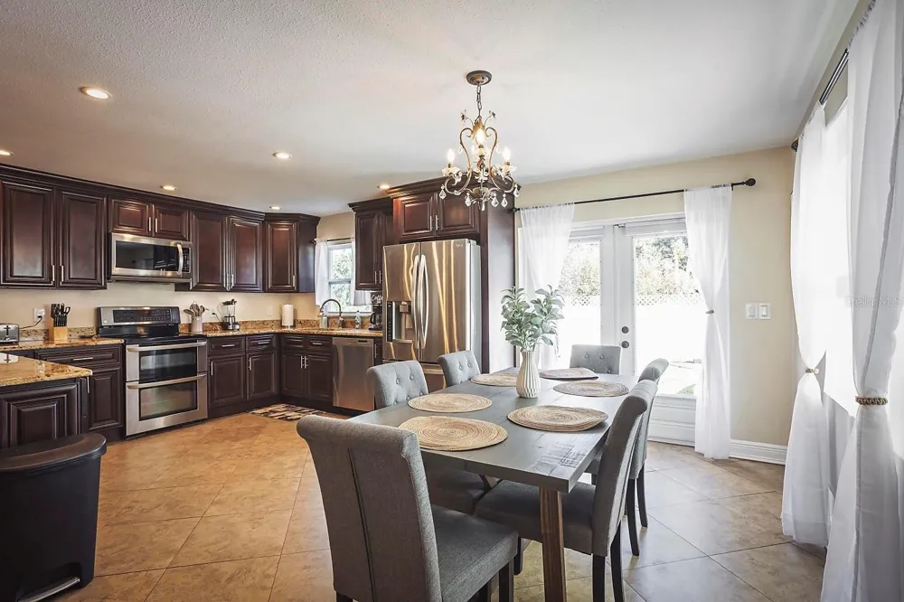 2614 FAIRVIEW AVENUE Seffner, FL 33584