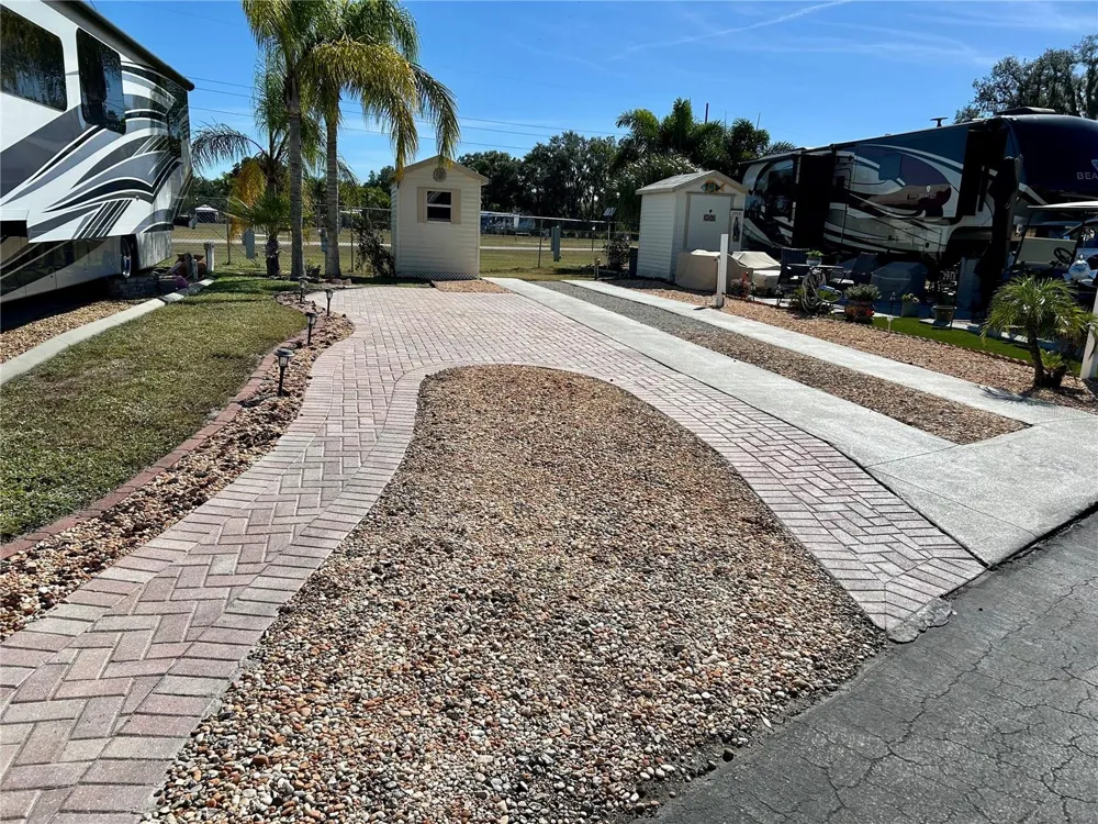 2920 FAIRWAY DRIVE Bowling Green, FL 33834