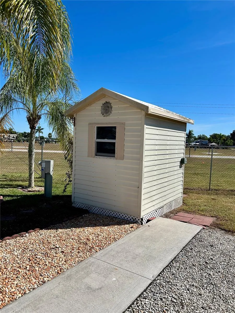 2920 FAIRWAY DRIVE Bowling Green, FL 33834