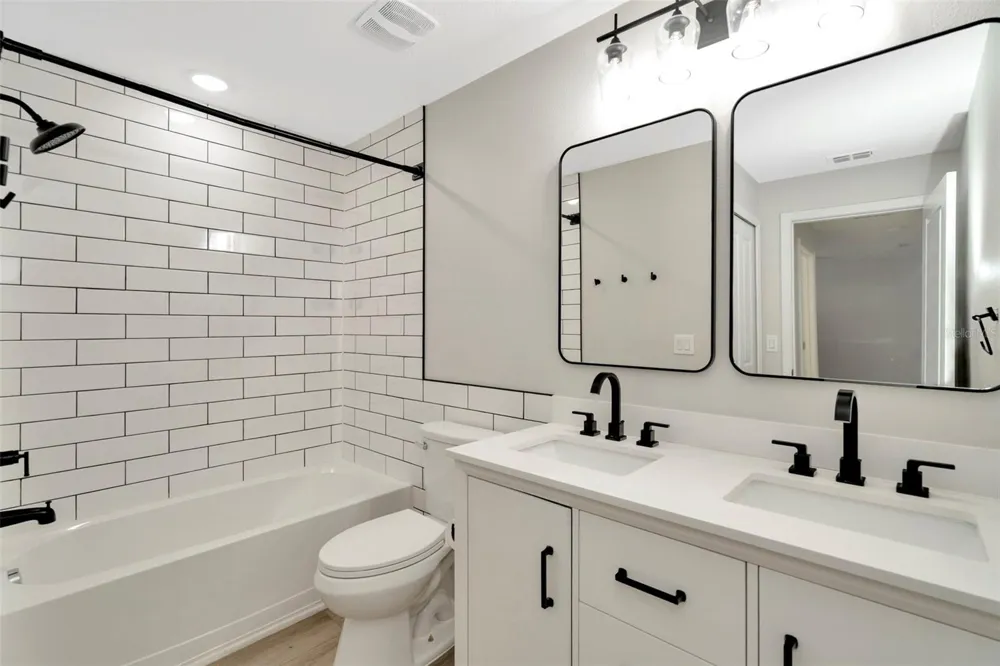 28516 TRANQUIL LAKE CIRCLE Wesley Chapel, FL 33543