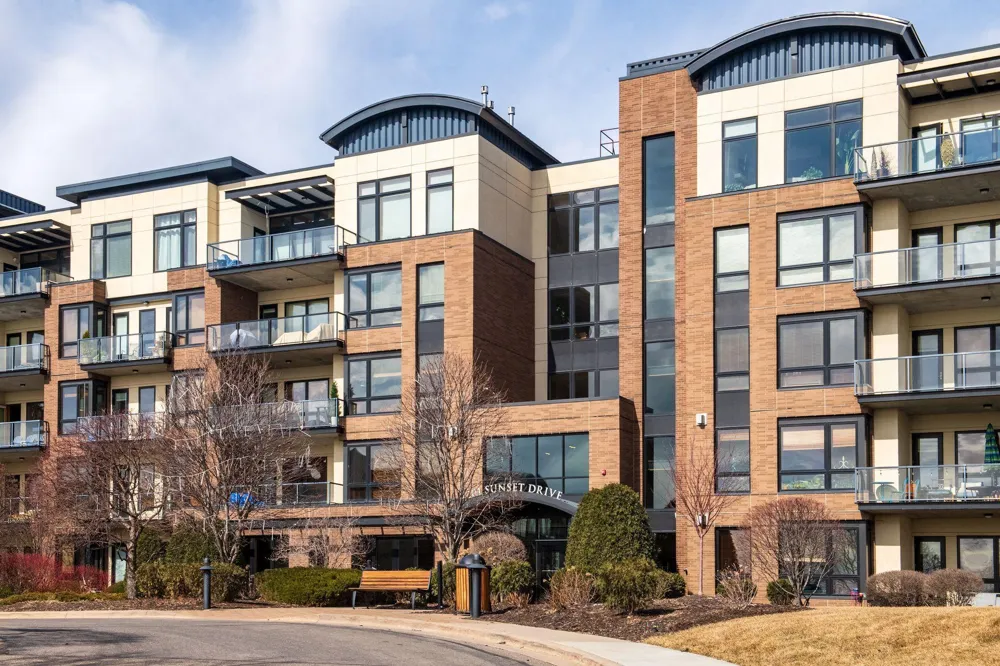 4201 Sunset Drive #N220 Spring Park, MN 55384